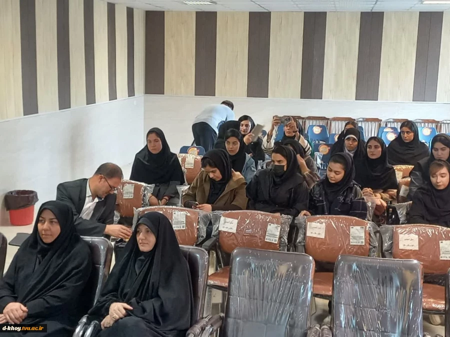 نشست بصیرتی جهاد تبیین،  با سخنرانی حجت‌الاسلام والمسلمین حاج آقا  ابوعلیزاده  موضوع حضور حداکثری در انتخابات مجلس شورای اسلامی با حضور  کارکنان و دانشجویان 
 3