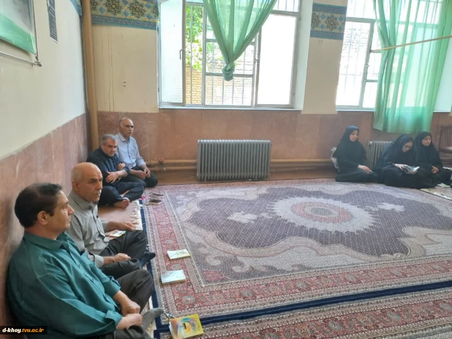 برگزاری مراسم  مداحی و سخنرانی  و  قرائت زیارت عاشور ,به مناسبت گرامیداشت شهدای خدمت در نماز خانه آموزشکده فنی و حرفه ای دختران خوی 5
